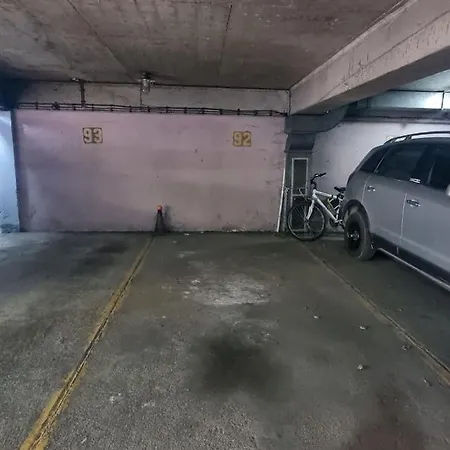 Hawaii- 2 Bdr, Arena, Sava Centar, Free Parking * Belgrado