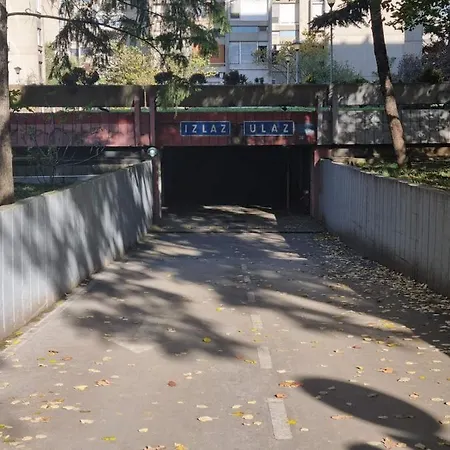 Hawaii- 2 Bdr, Arena, Sava Centar, Free Parking * Belgrado