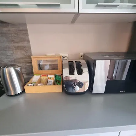 Apartmán Hawaii- 2 Bdr, Arena, Sava Centar, Free Parking *