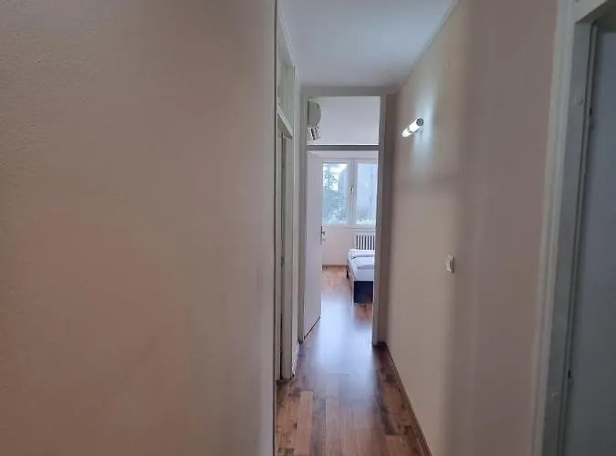 Hawaii- 2 Bdr, Arena, Sava Centar, Free Parking * بلغراد